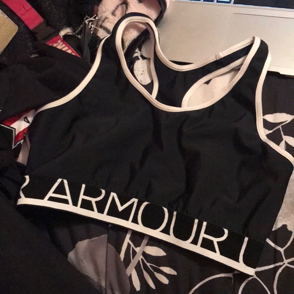 Under amour sports bra - Picture 1 of 2